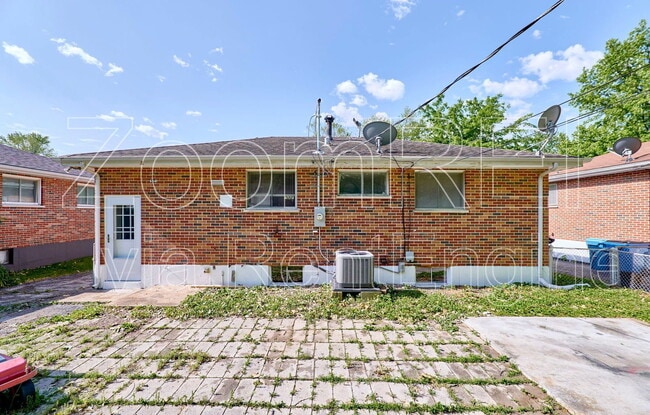 Building Photo - 9537 Cote Brilliante Ave