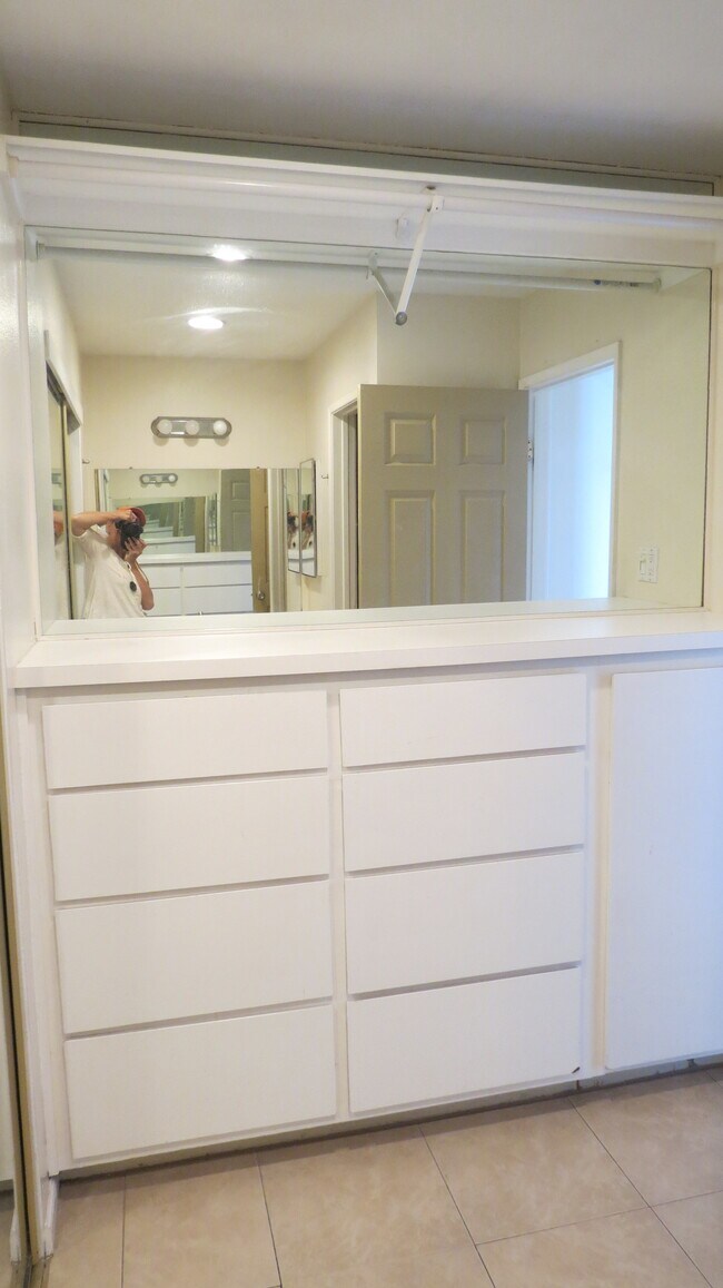 Built in drawers in hall to bathroom - 3242 Ashford St