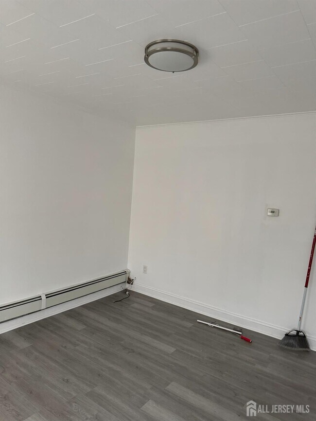 Building Photo - 23 Leick Ave