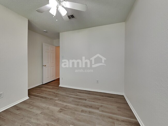 Building Photo - 3707 Sycamore Ln