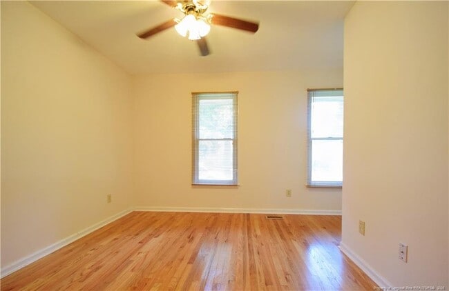 Building Photo - 521 Stone Way Ct
