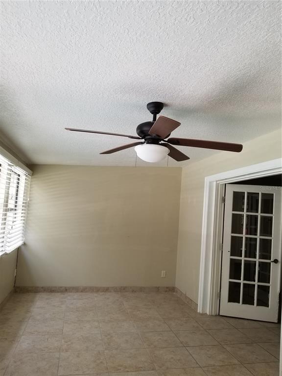 Building Photo - 1323 Sweetwood Blvd