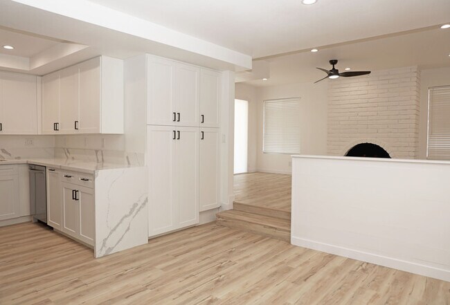 Building Photo - 504 35th St