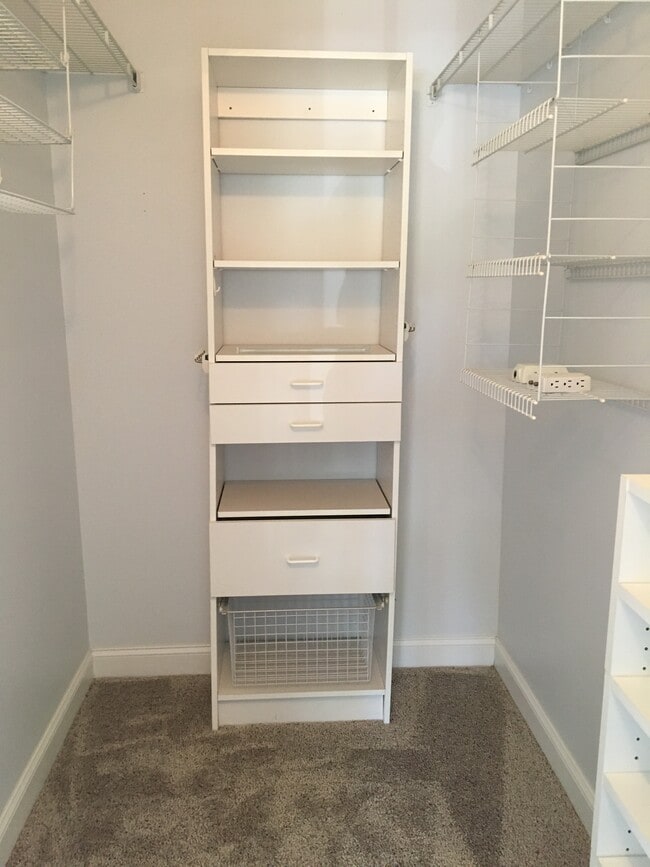 Building Photo - 6495 Chasewood Dr