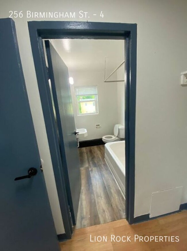 Building Photo - Modern & Cozy Living for $1,099/month!