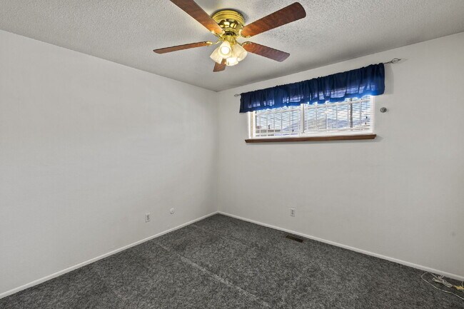 Building Photo - 2650 Willard Dr
