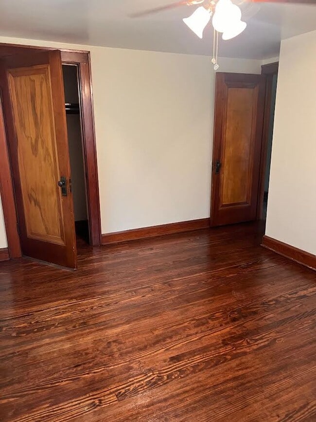 Building Photo - 453 E Kline St