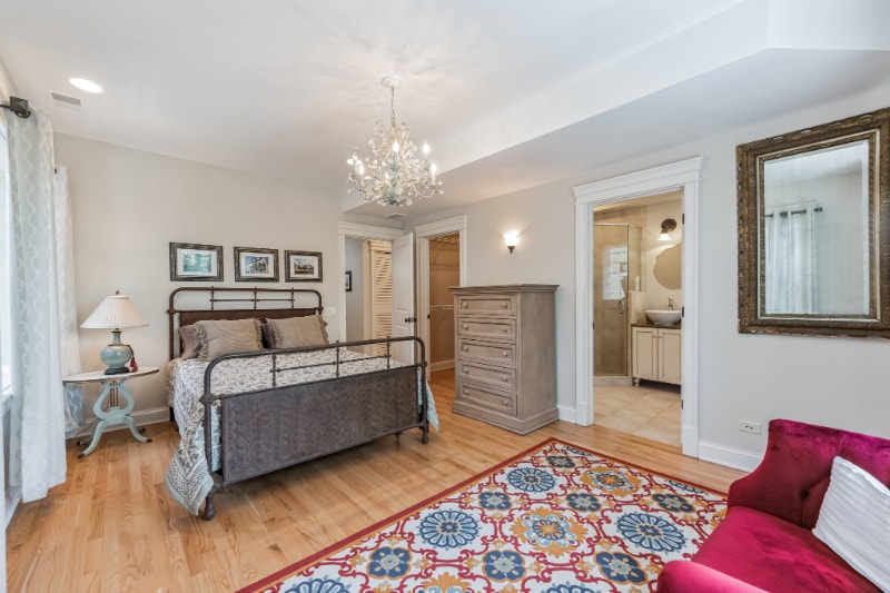 Building Photo - 2033 W Jarvis Ave