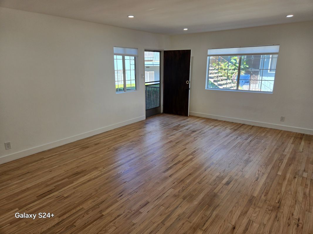 Building Photo - 1570 N Verdugo Rd