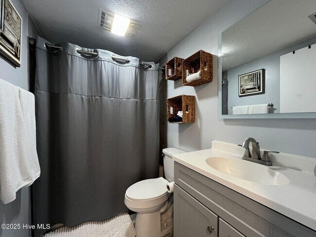 Building Photo - 250 Sugar Gum Ln