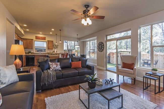 Building Photo - MOVE IN SPECIAL $500 OFF FIRST  MONTHS REN...