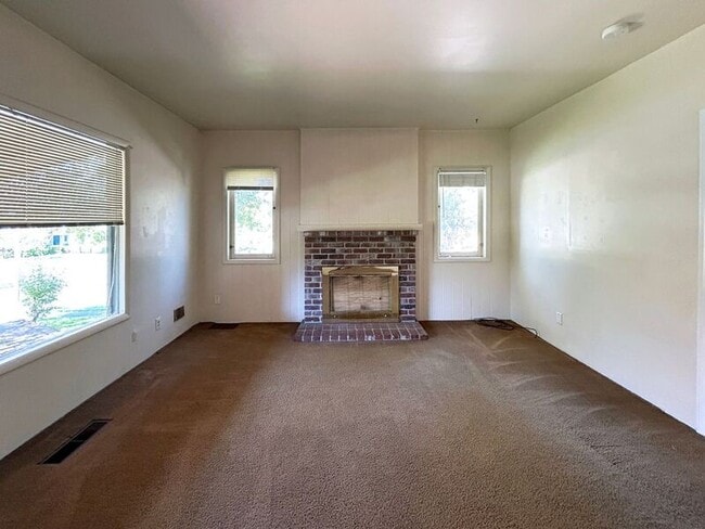 Building Photo - 2109 Alder St