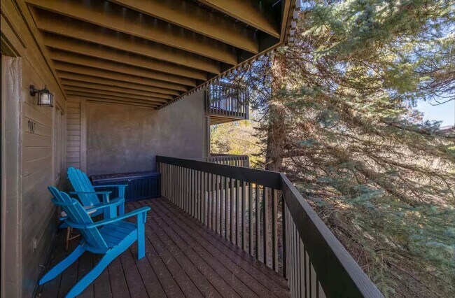 Building Photo - 2645 Valley View Dr