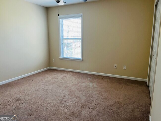 Building Photo - 39 Tahoe Dr