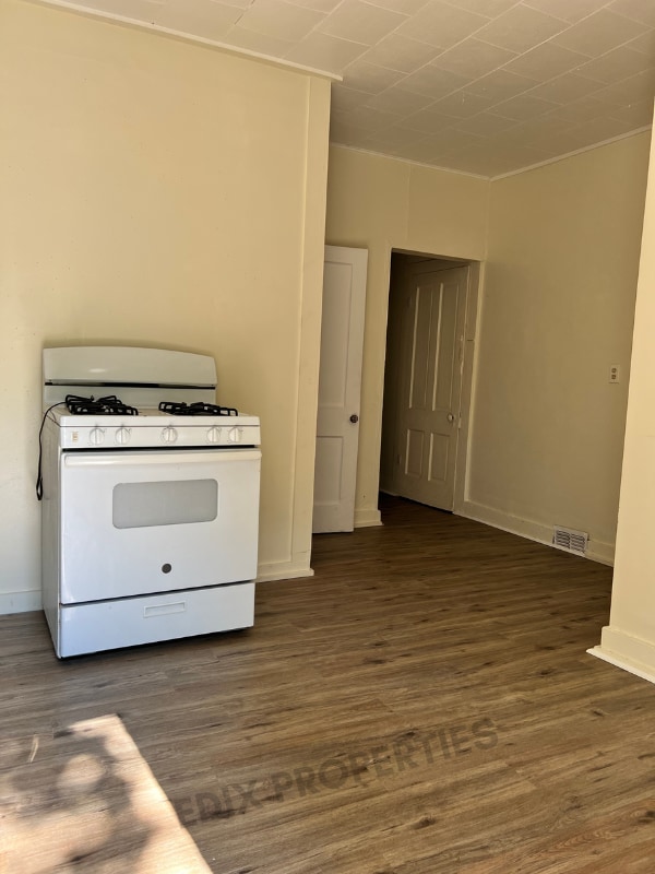 Kitchen - 613 N main st