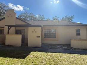Building Photo - Updated 2-Bedroom Apartment in Quiet Ocala...