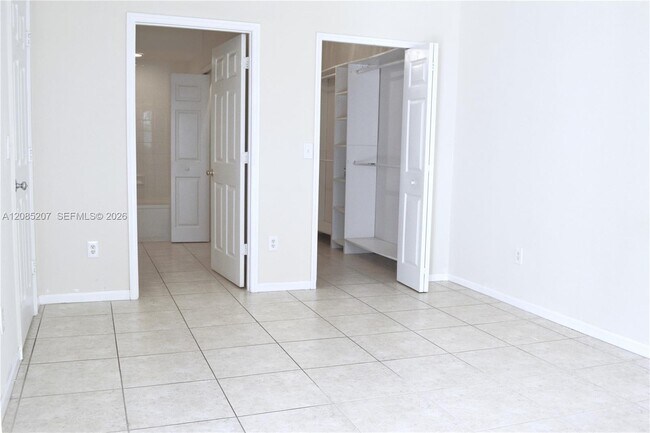 Building Photo - 3225 NE 184th St