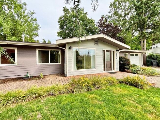 Building Photo - Charming Medina Home For Rent