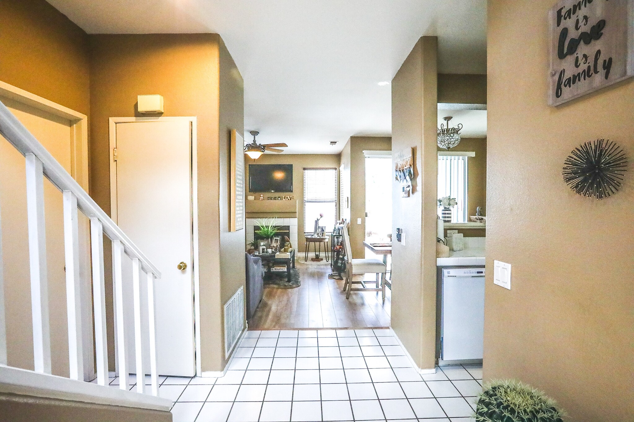 Building Photo - 401 Sanibelle Cir