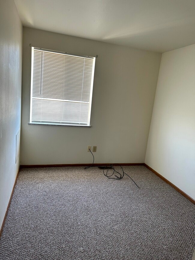 Building Photo - 2 Florentine Ct