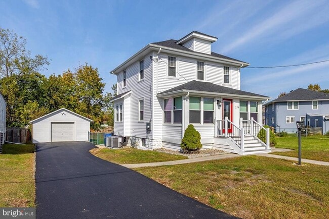 Building Photo - 279 Academy St