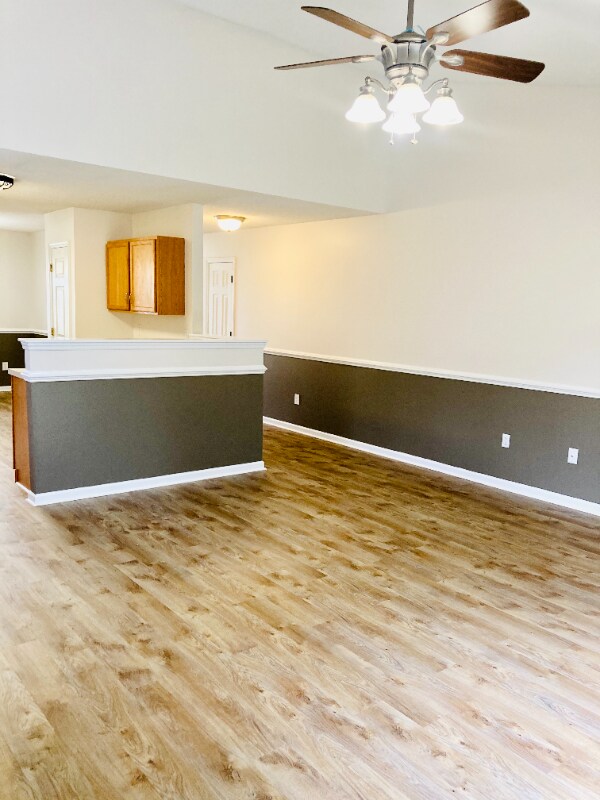 Building Photo - 98 Creek Bend Dr