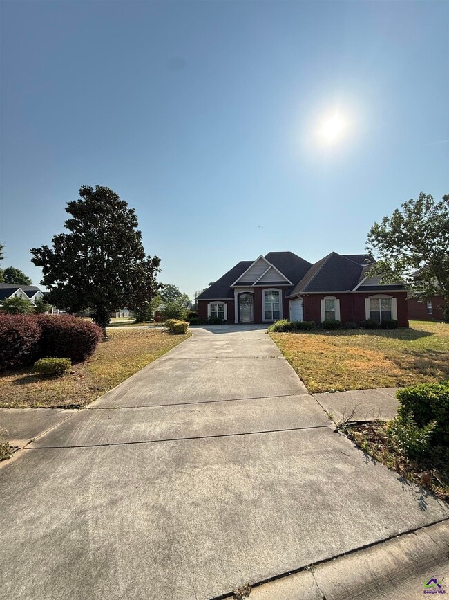 Building Photo - 136 Roseine Dr