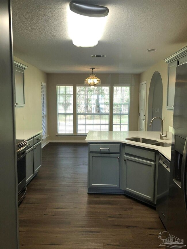 Building Photo - 1044 Woodlore Cir