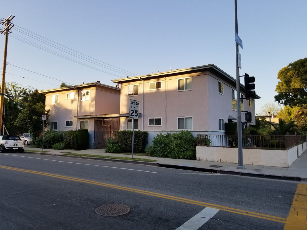 Building Photo - 2370 Walgrove Ave