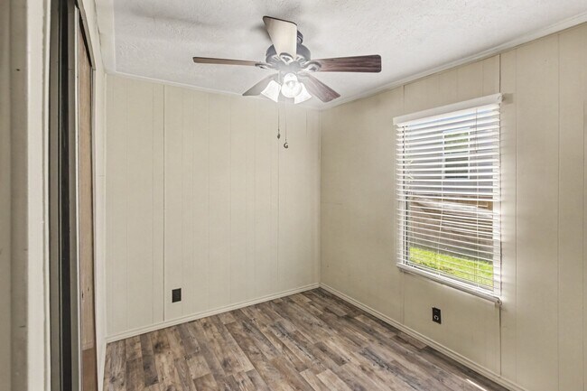 Building Photo - 14351 W Ravine Run