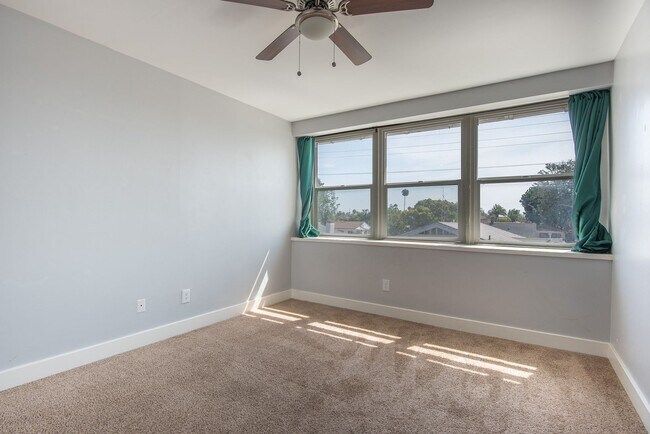 Building Photo - 4818-4822 33rd Street