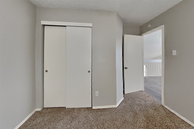 Building Photo - 11831 Oakner Dr