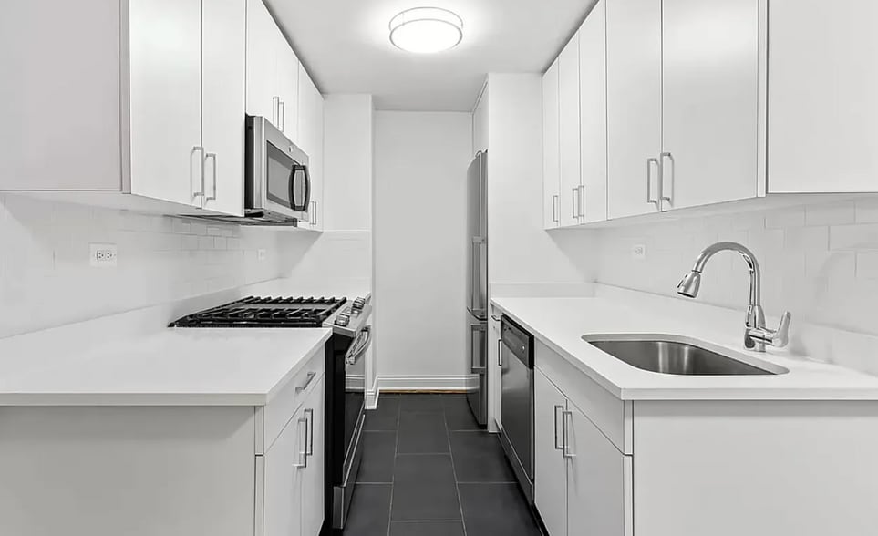 Building Photo - 411 E 88th St