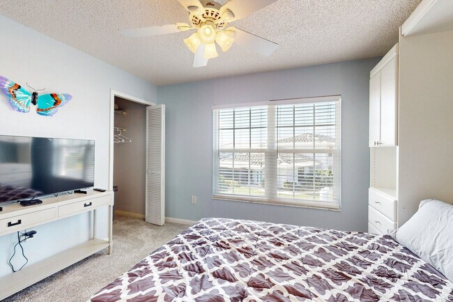 Building Photo - 65 Marco Villas E