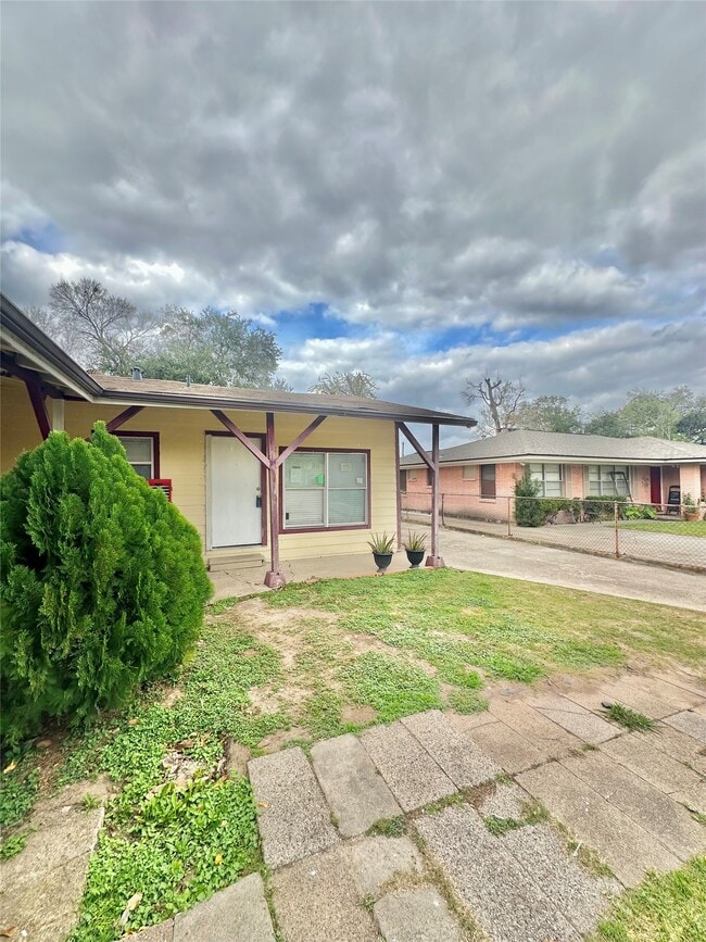 Building Photo - 8611 Findlay St