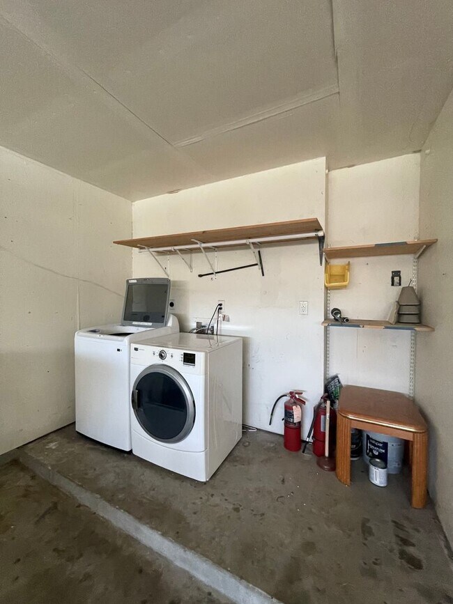 Building Photo - A Perfect Home, In A Perfect Location!