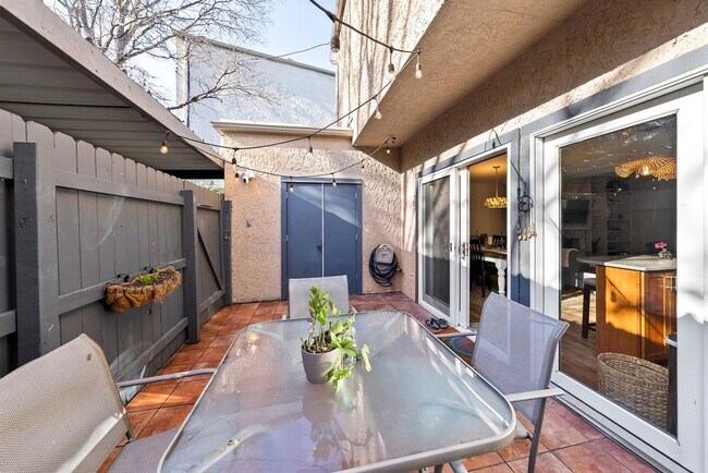 Building Photo - 3615 Jorge Dr