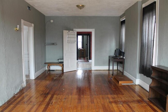 Primary Photo - 2839 Cherokee St