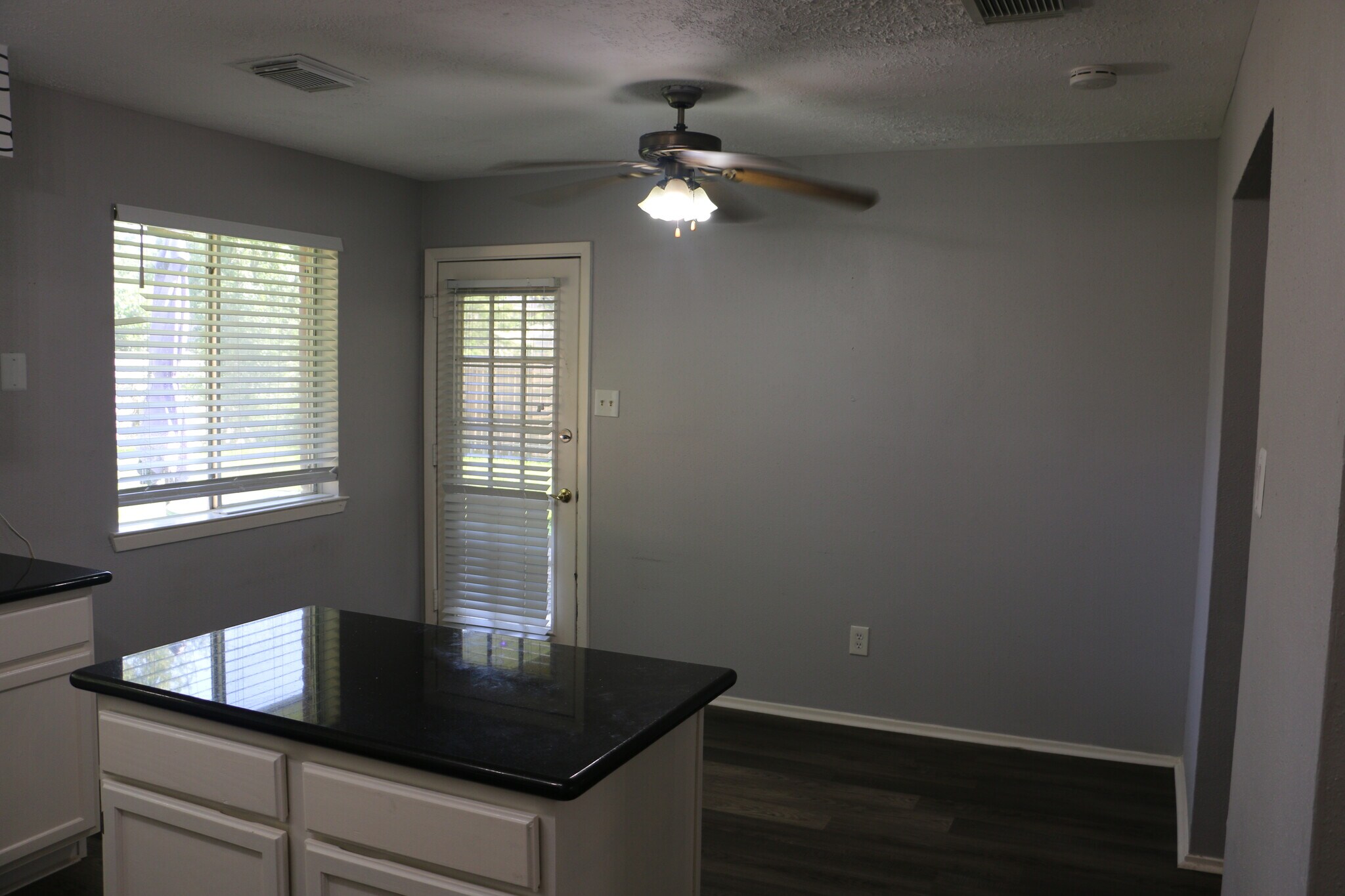 Building Photo - 446 Richvale Ln