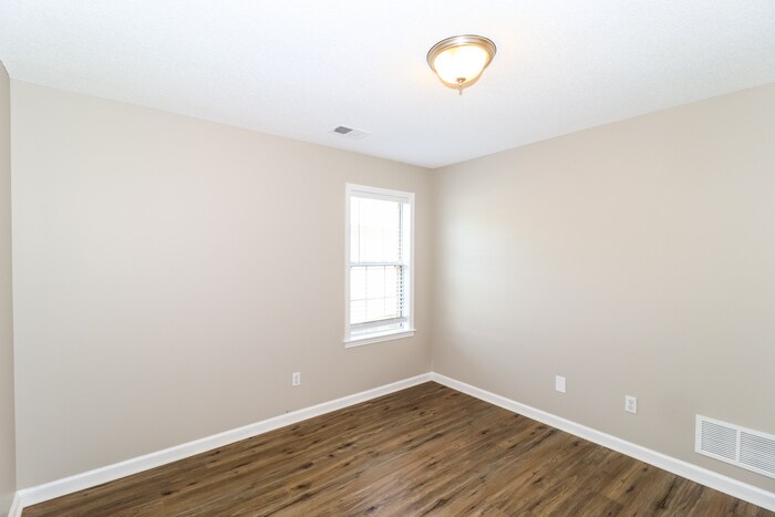 Building Photo - 2402 Mason Dr