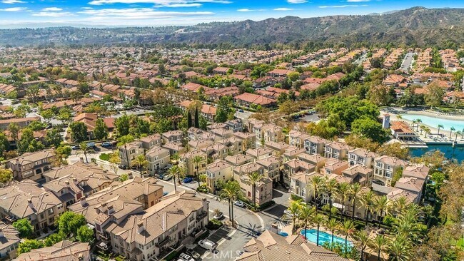 Building Photo - 205 Montana Del Lago Dr