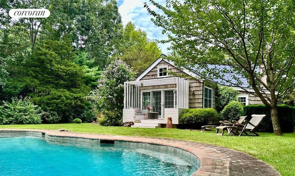 Primary Photo - 10 Driftwood Ln