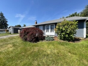 Building Photo - Charming Ranch Home with Sunroom or 4th Bedroom, Two-Car Garage and Fenced Backyard