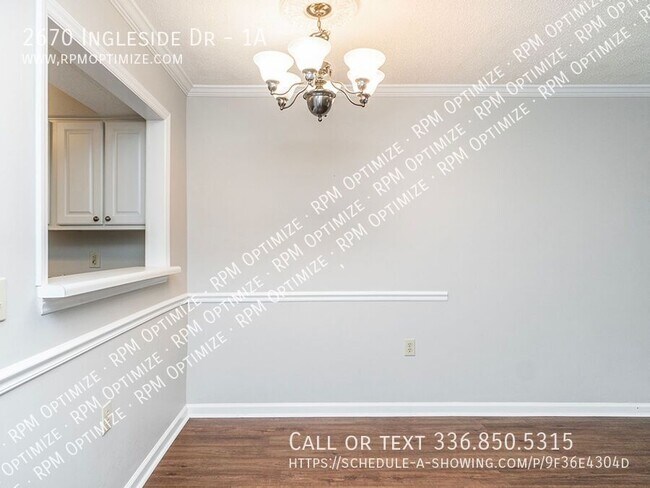 Building Photo - 2670 Ingleside Dr