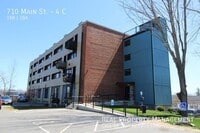 Building Photo - 710 Main St