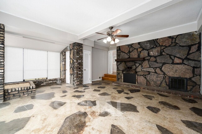 Building Photo - 425 Forsythe St