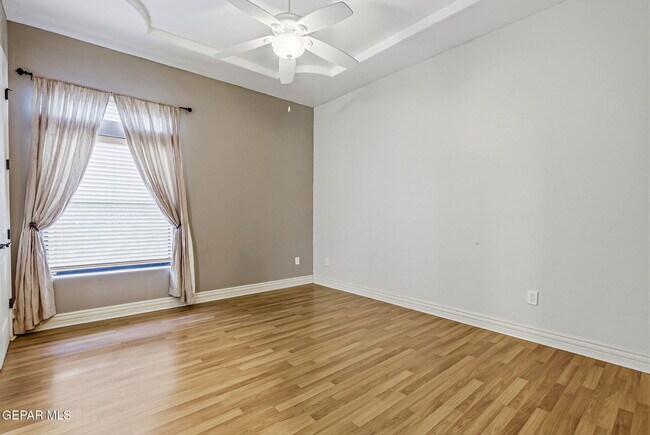 Building Photo - 724 Scott Ln