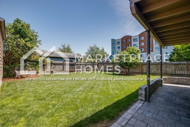 Building Photo - 615 S 225th St