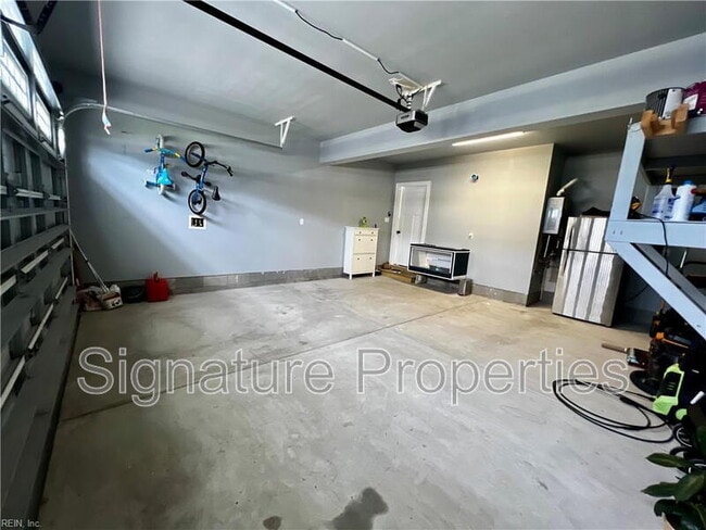 Building Photo - 309 Cairns Rd