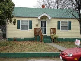 Building Photo - 2916 Lynhaven Ave